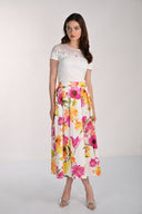 Frank Lyman Floral Crew Neck Short Sleeve Top Style 261624