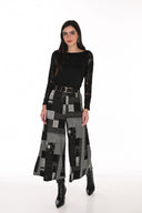 Frank Lyman abstract print plaid cropped wide leg pants Style 263457