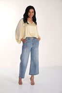 Frank Lyman Light Wash Wide-Leg Cropped Jeans Style 266538