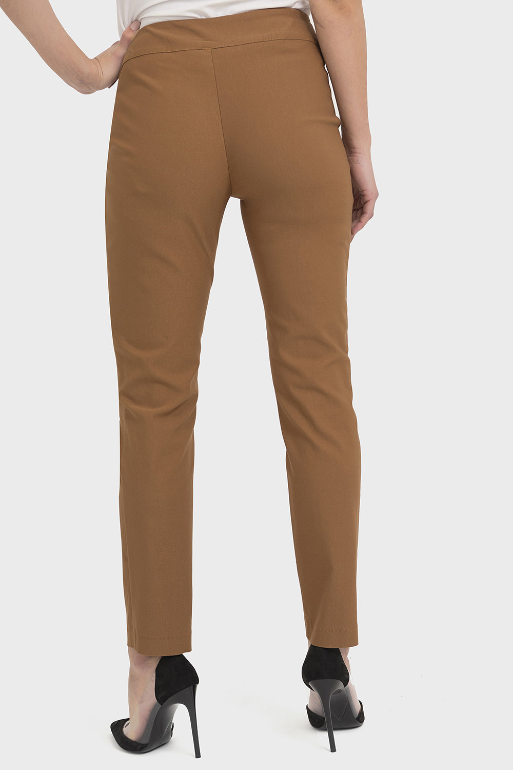 Joseph Ribkoff Style Cut-Out Detail Capris Style 211113 – Luxetire